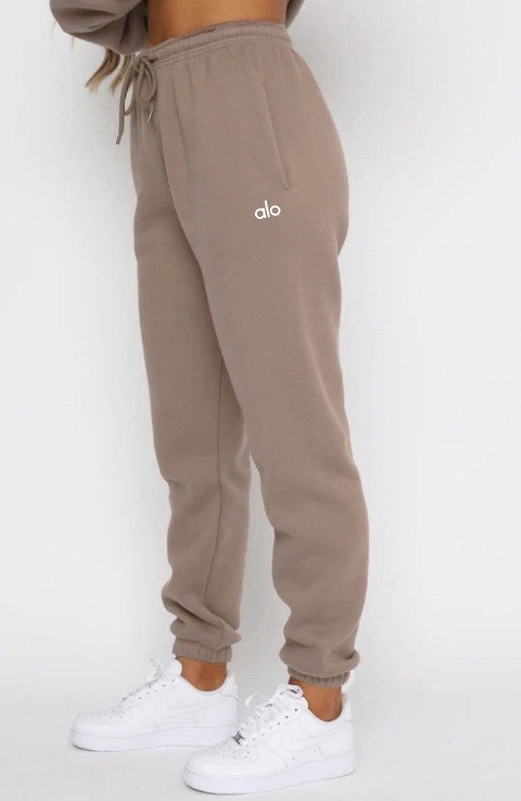 Womens Signature Lounge Set ALO Comfort Wear